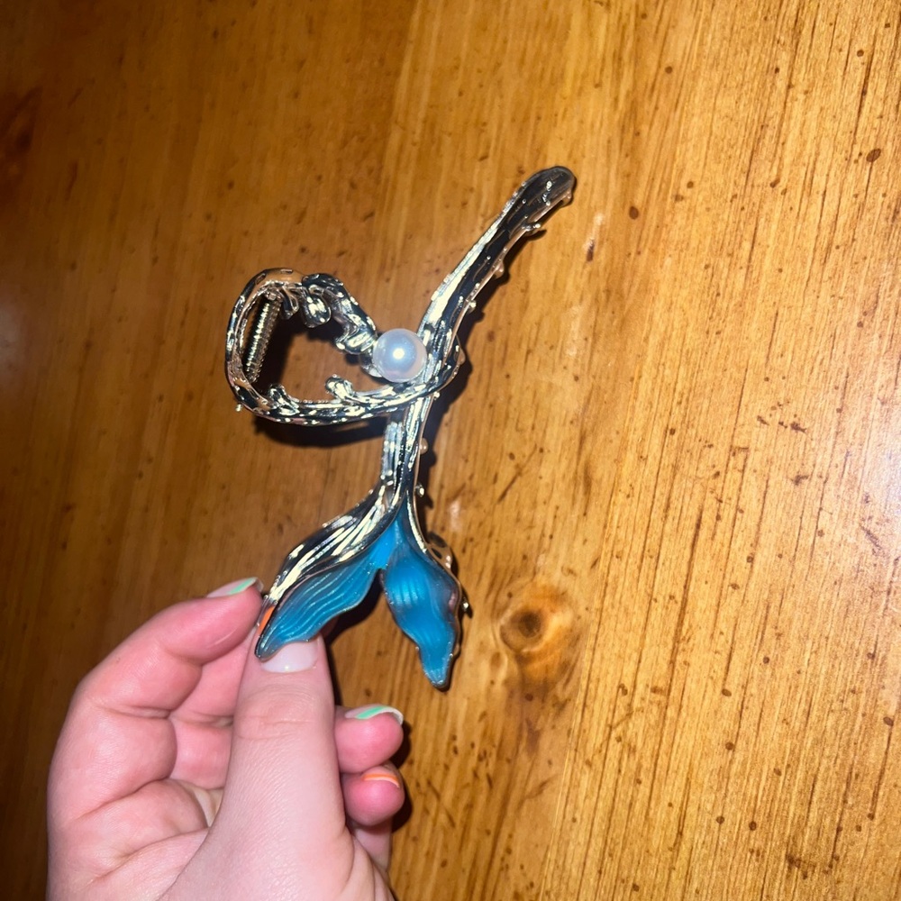 Mermaid hair clip